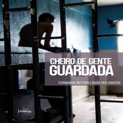 Cheiro de gente guardada