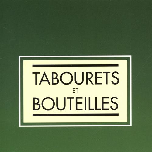 Tabourets et bouteilles